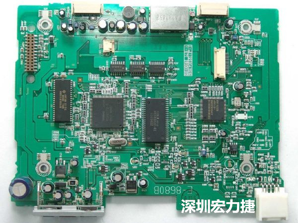 大面積PCB若電子元器件數(shù)量多、重量較重，板材強(qiáng)度不夠時(shí)容易產(chǎn)生PCB中央部凹陷問題。